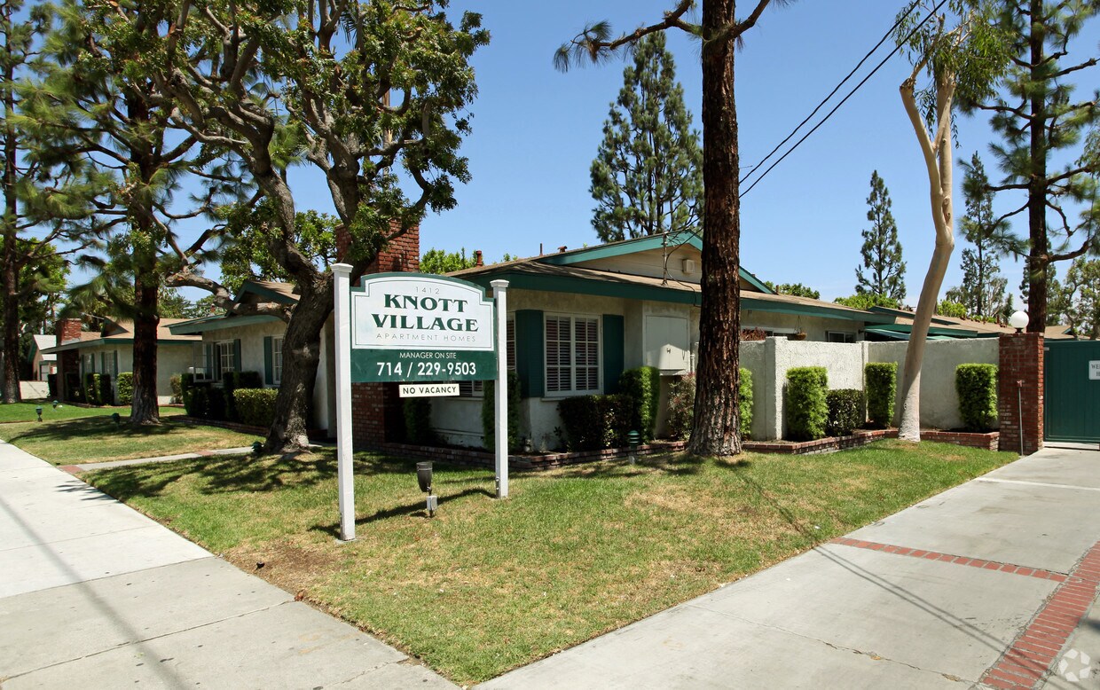 Foto principal - Knott Village Apartments