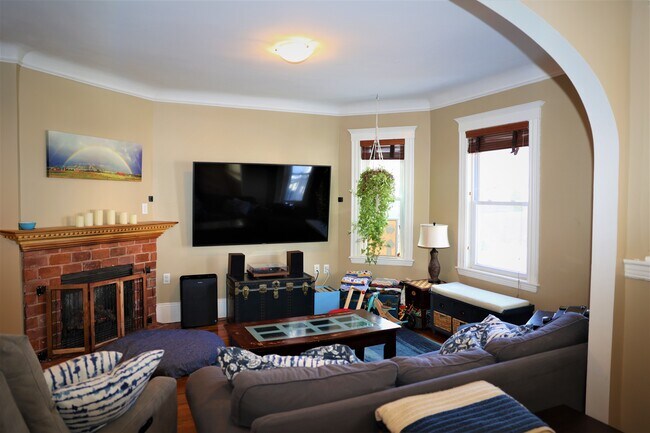 Building Photo - 57 Rogers Avenue