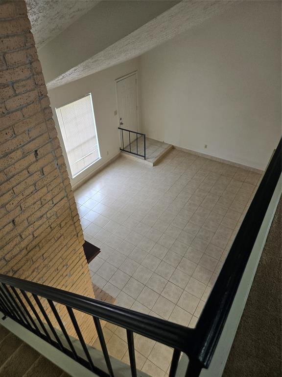 Foto del edificio - 6417 S Briar Bayou Dr