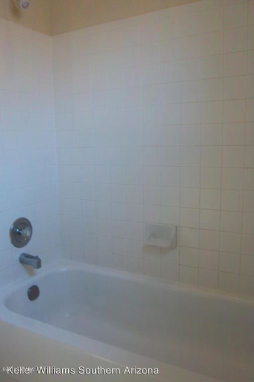 Foto del edificio - 8153 N Streamside Ave