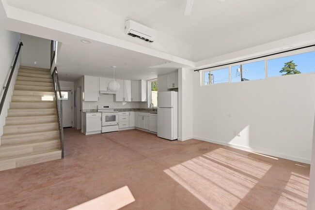Building Photo - Garfield Townhomes