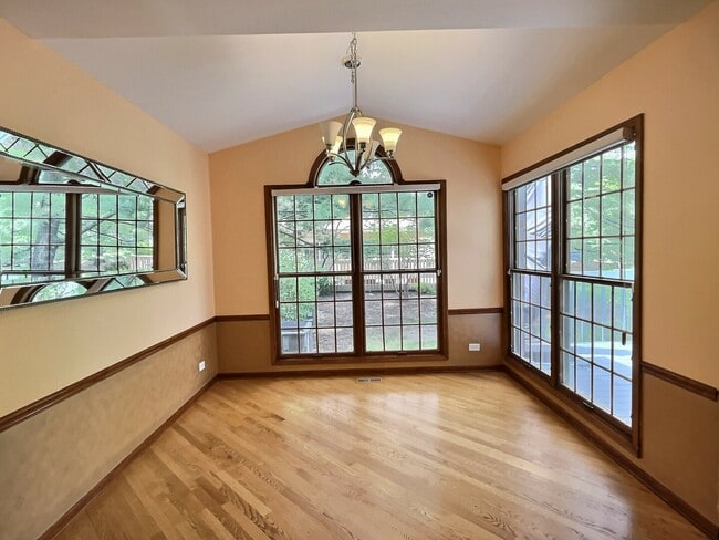 Building Photo - 604 Marseilles Cir