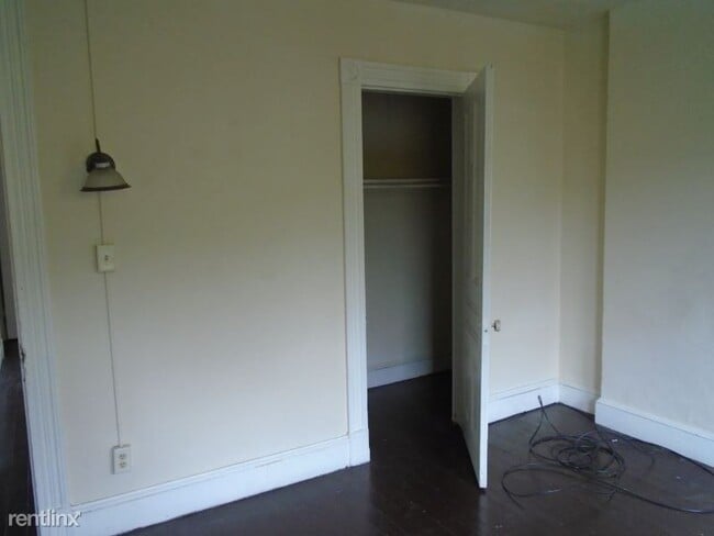 Building Photo - 1390 Perkiomen Ave