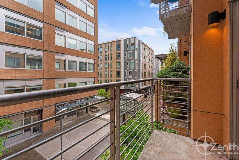 Primary Photo - 701 Columbia St