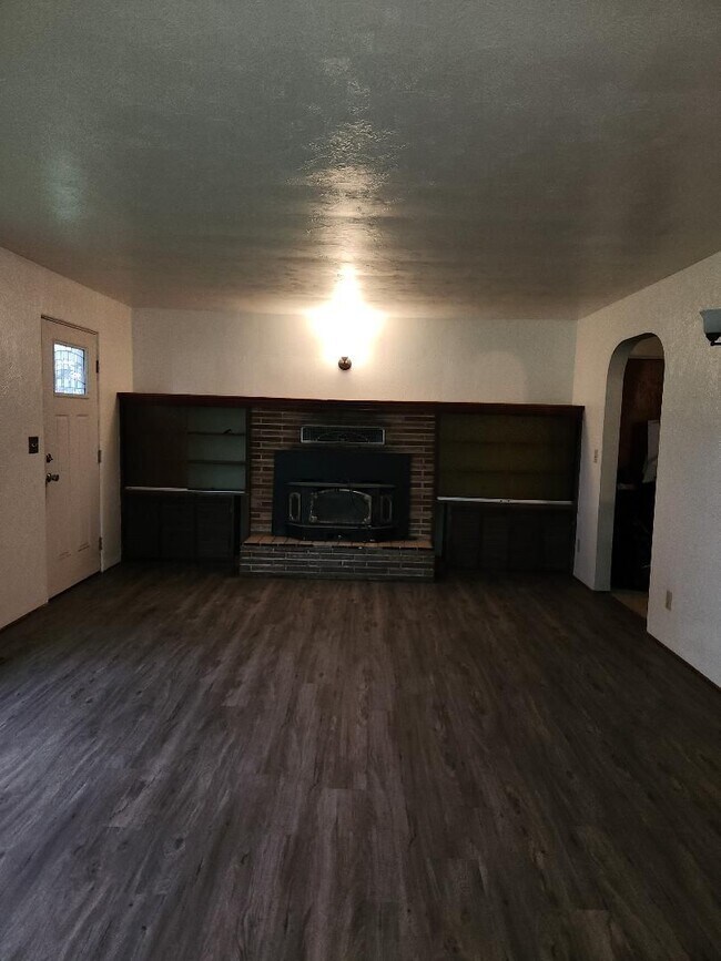 Foto del edificio - 3 bedroom 1 Bath House on Well