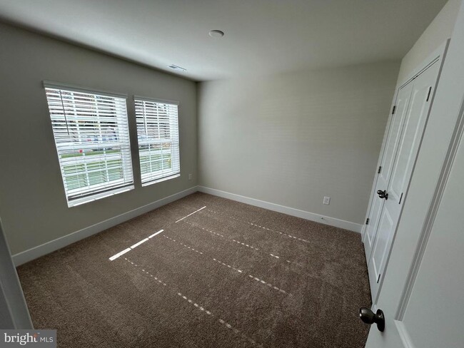 Foto del edificio - 7564 Johnnycake Rd
