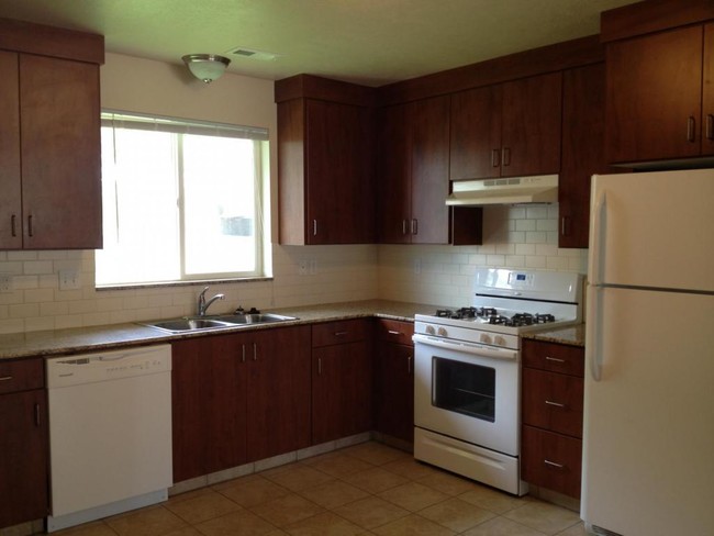 Building Photo - 398 S Turley Ave