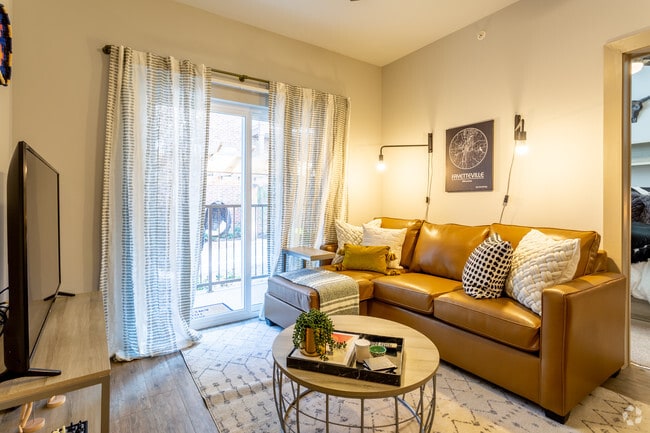 4BR, 4BA - 1421 SF - The Locale Fayetteville | Student Housing Apartments