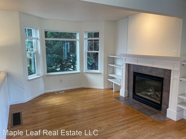 Foto del edificio - 3 br, 2.5 bath House - 3643 22nd Ave W