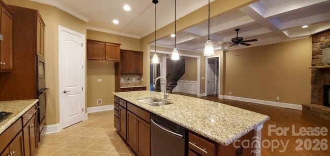 Building Photo - 550 Cottonfield Cir