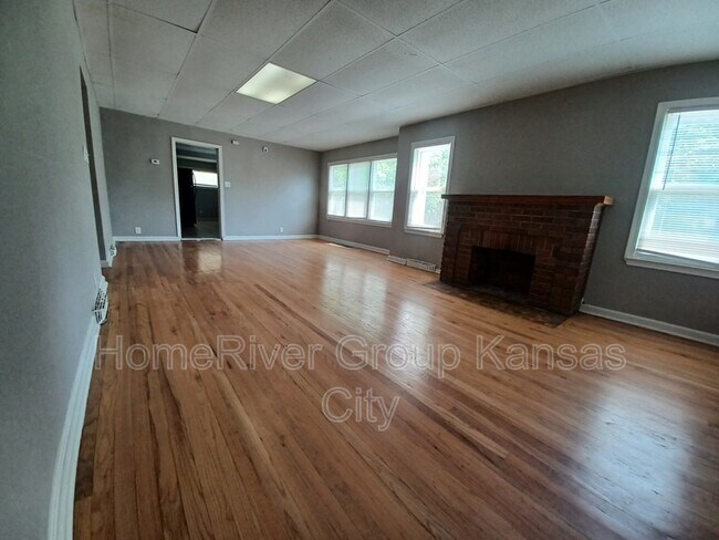 Building Photo - 3930 St John Ave
