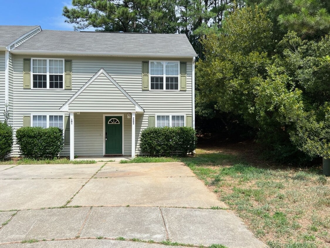 Primary Photo - Desirable 3 Bedroom Raleigh Townhouse