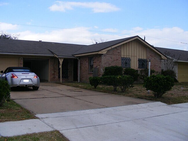 Building Photo - 4210 Dalmatian Dr