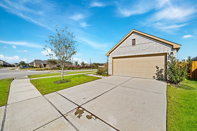 Foto del edificio - 8154 Royal Breeze Dr