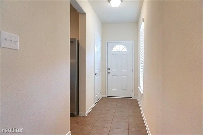 Building Photo - 13418 Holly Vista Dr
