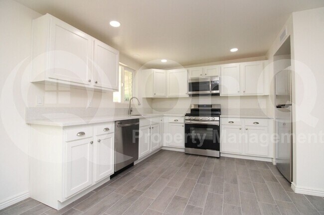 Building Photo - 4340 S Camino De Oeste