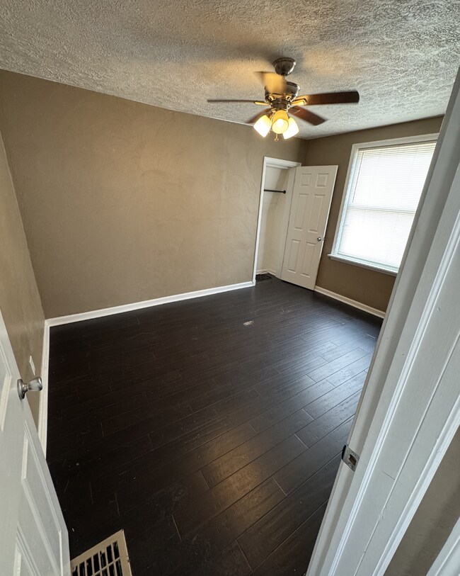 Foto del edificio - 1635 Methyl St