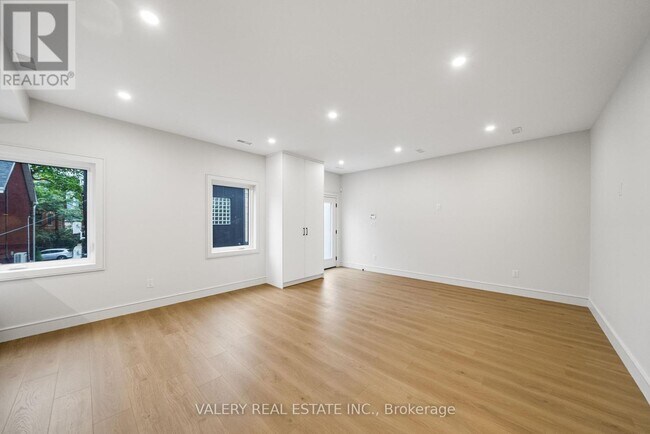Photo du bâtiment - 131 Dovercourt Rd