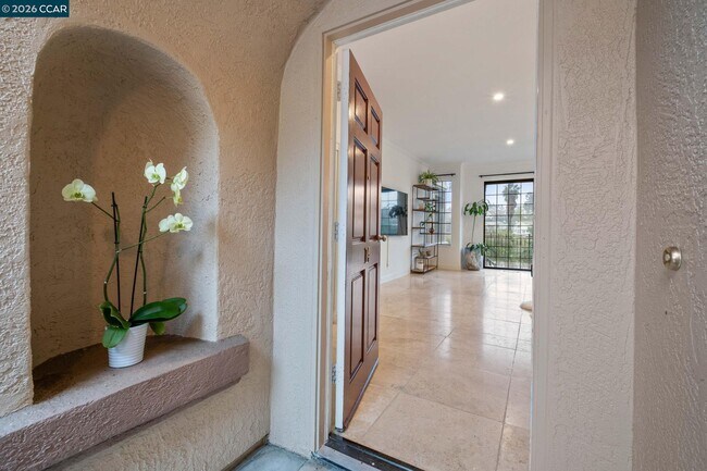 Foto del edificio - 30 Eagle Lake Pl