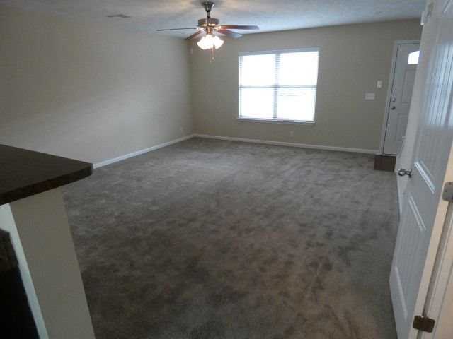 Building Photo - 2BR/2.5BA Townhome in Pucket Downs