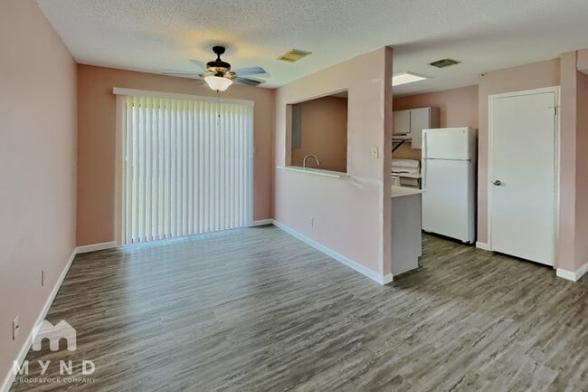 Building Photo - 7009 Blossom Creek
