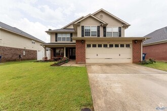 Building Photo - 2524 Oak Pl Dr SE