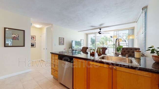 Building Photo - 430 Kaiolu St