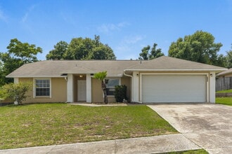 Building Photo - 918 Palm Forest Ln
