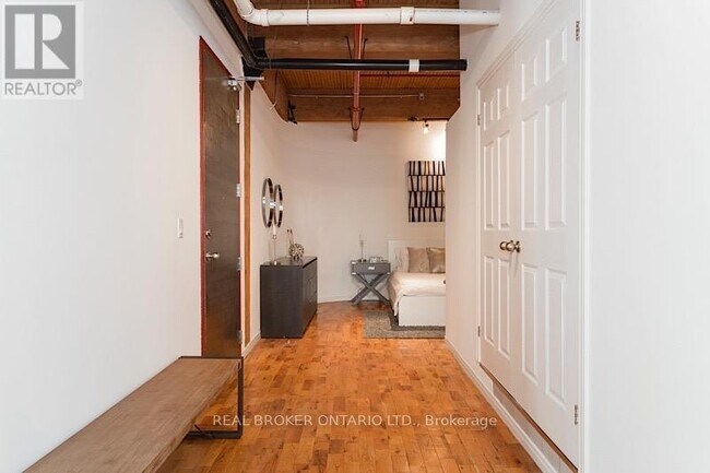 Building Photo - 371 Wallace Ave