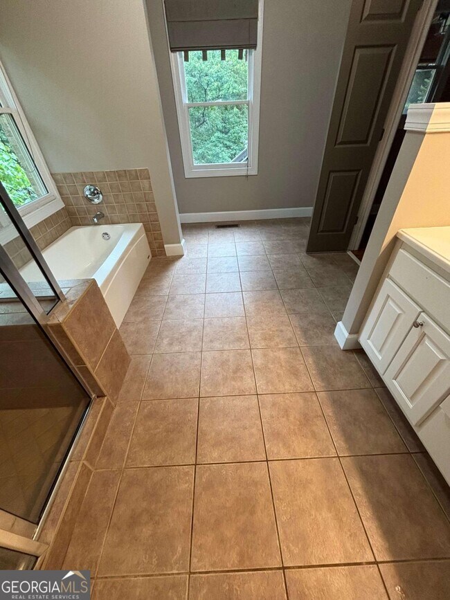 Building Photo - 2012 S Milledge Ave