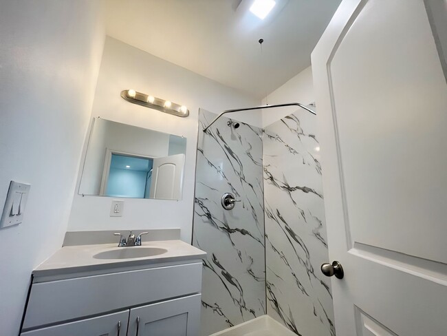 Foto del edificio - Circle City Dr