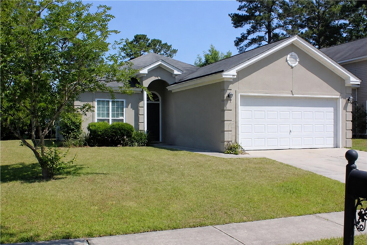 Foto del edificio - 3 bedroom, 2 bathrooms in Richmond Hill's Mainstreet