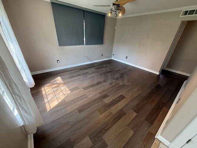 Foto del edificio - 28124 Brentwood St