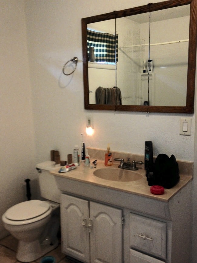 Foto del edificio - 802 W Iowa St