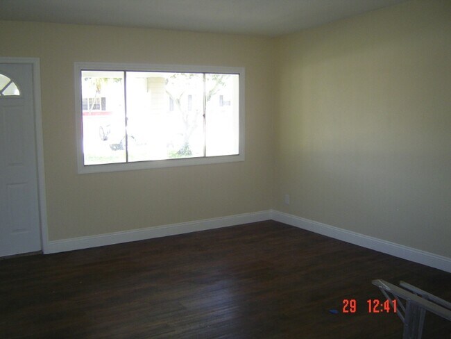 Foto del edificio - 5030 98th Ave N