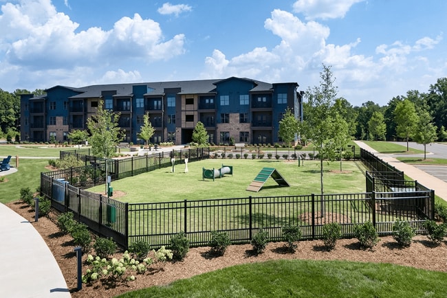 Building Photo - Cypress Point