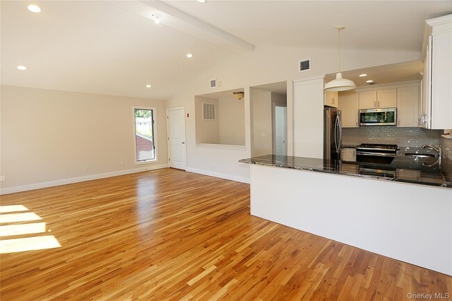 Building Photo - 77 Juniper Rd