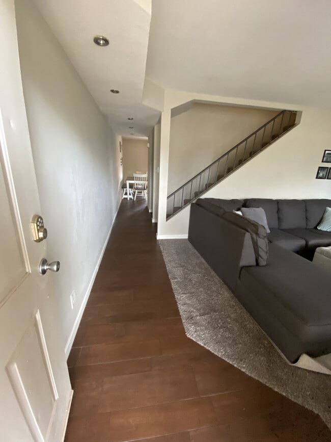 Building Photo - 6262 E Brown Rd