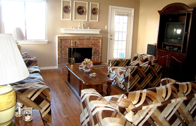 Photo - 2406 High Hollow Dr House