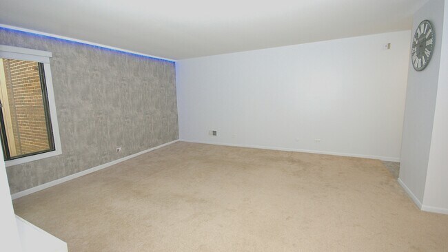 Building Photo - 521 73rd St