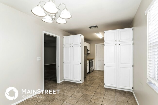 Building Photo - 120 Miller Dr
