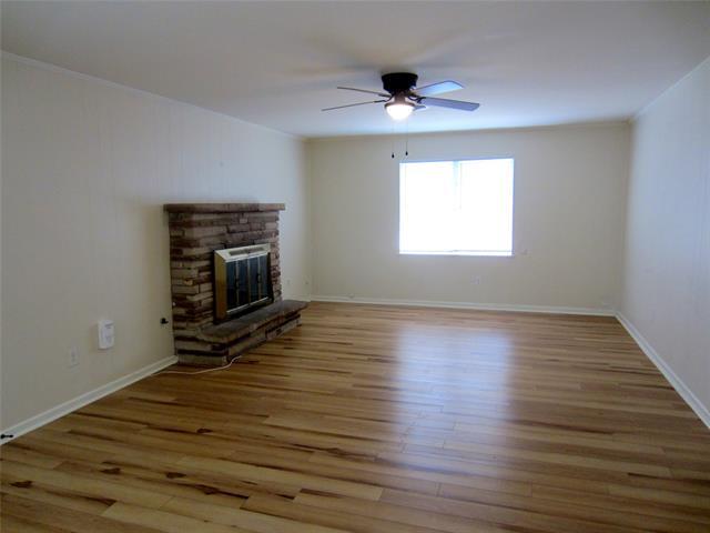 Building Photo - 2401 Glenwood Dr