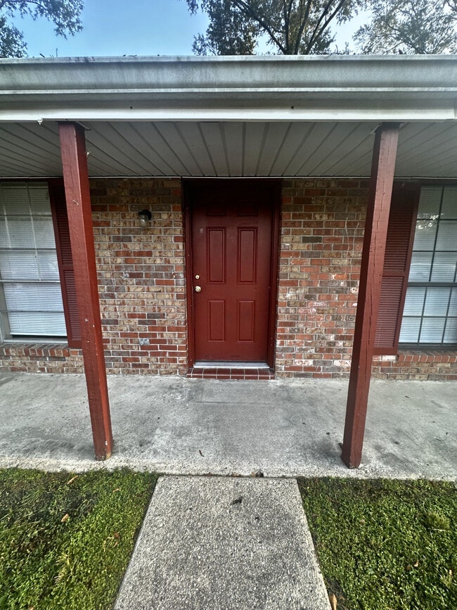 Building Photo - 45147 Durbin Rd