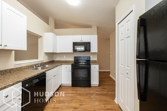 Building Photo - 10239 Driftwood Hills Dr