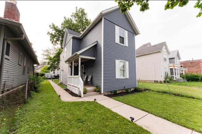 Foto del edificio - 215 Taylor Ave