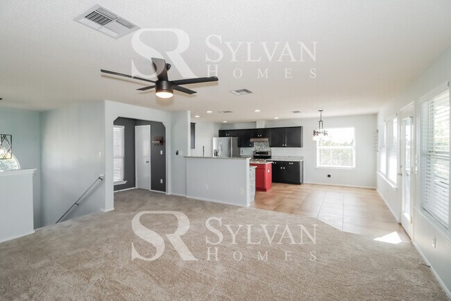 Building Photo - Your dream home awaits!