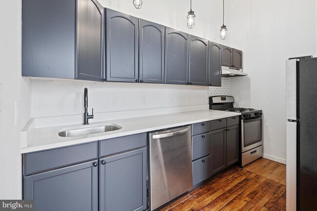 Building Photo - 1217 Spring Garden St
