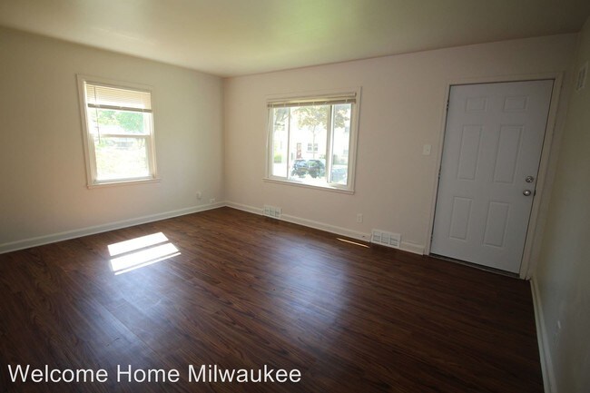 Building Photo - 3 br, 1 bath House - 5828 W Melvina Street