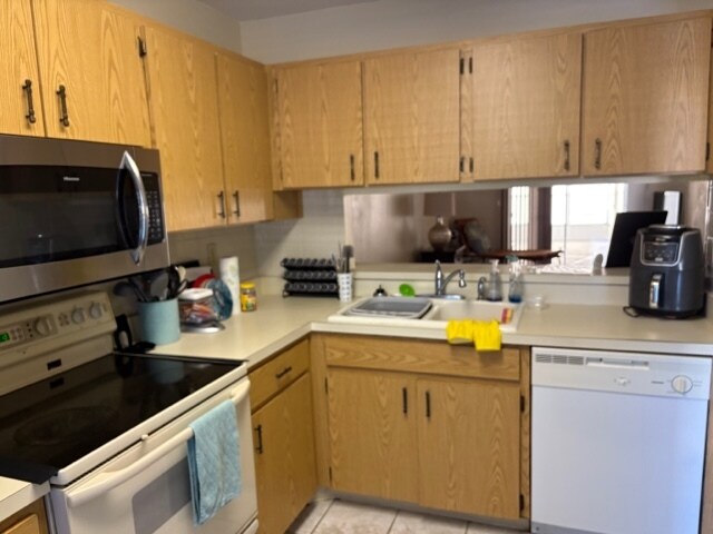 Foto del edificio - 2928 Bradley Ct