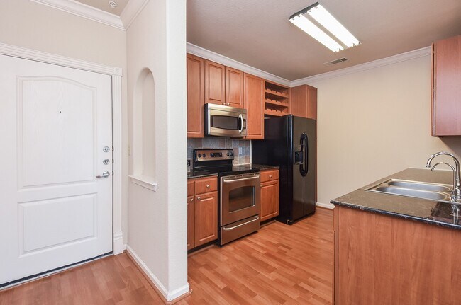 Building Photo - 1711 Old Spanish Trl